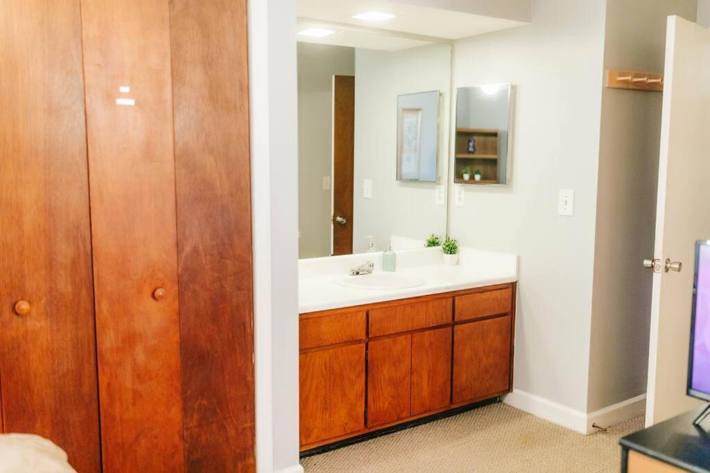 Cozy 3-Bed Athens Getaway, Right Near Uga! Apartment Exterior photo